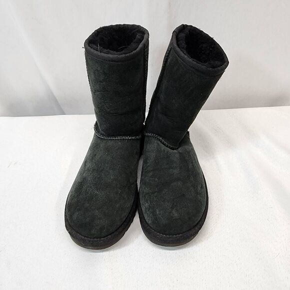 UGG Australia Classic Short II Black Suede Sheepskin Boots Women's 6 S/N 1016223 - Picture 5 of 8